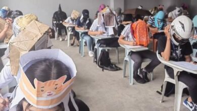 Filipinler'de öğrencilerin kopyaya karşı giydiği şapkalar konuşuluyor