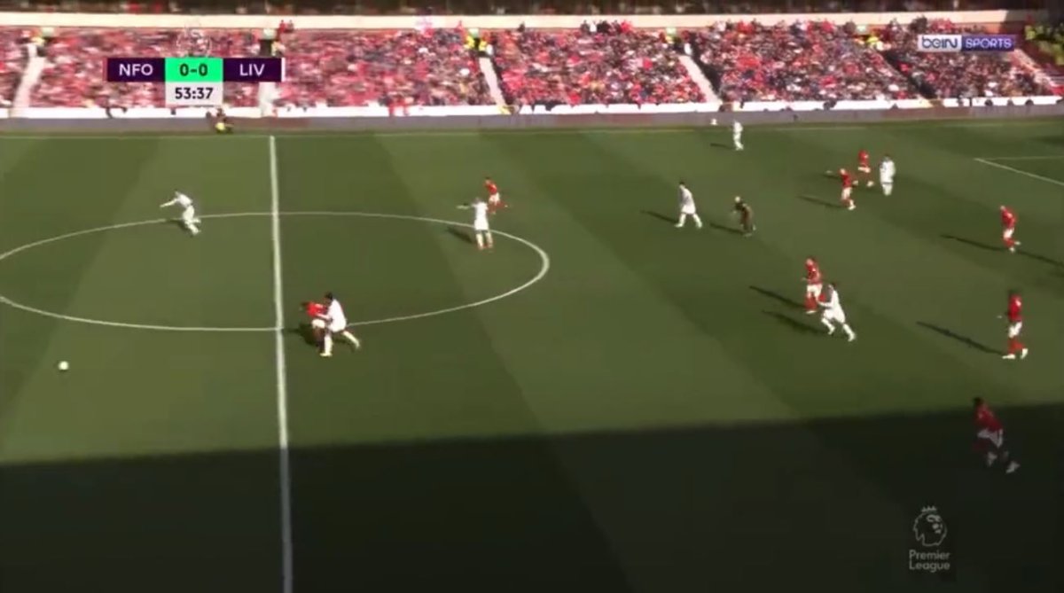Boey in kırmızı kart gördüğü pozisyonda Premier Lig detayı #3