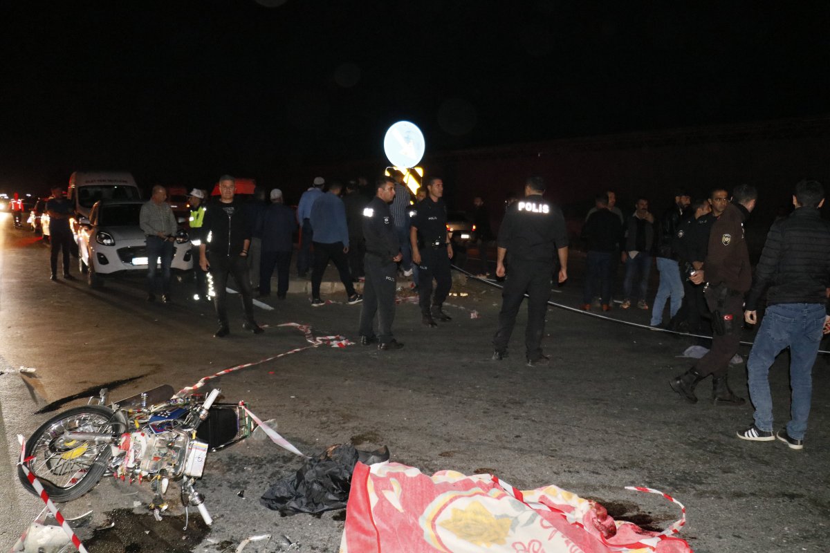 Adana da motosiklet ile kamyon kaza yaptı: 1 ölü, 1 yaralı #3