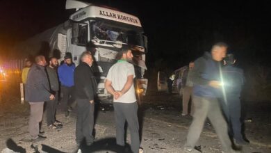 Nevşehir'de ontrolden çıkan araç iki tırla çarpıştı: 1 ölü, 1 yaralı