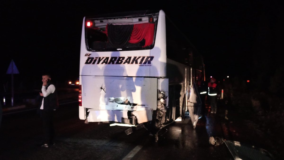 Sivas ta yola çıkan at kazaya neden oldu: 13 kişi yaralandı #4