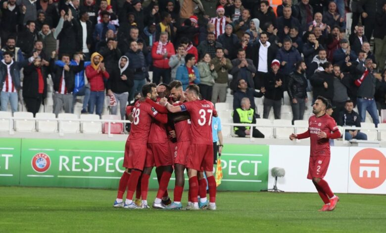 Sivasspor, üç golle turladı