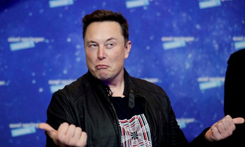 Elon Musk Twitter'ı satın alma sürecini tamamladı