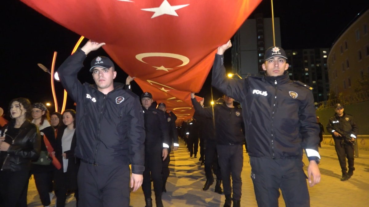 Kırıkkale de bin metrelik Türk bayrağı açıldı #2