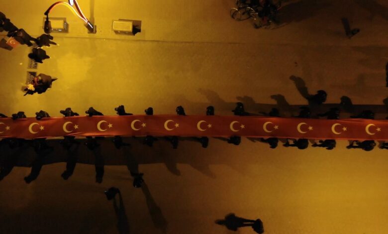 Kırıkkale'de bin metrelik Türk bayrağı açıldı
