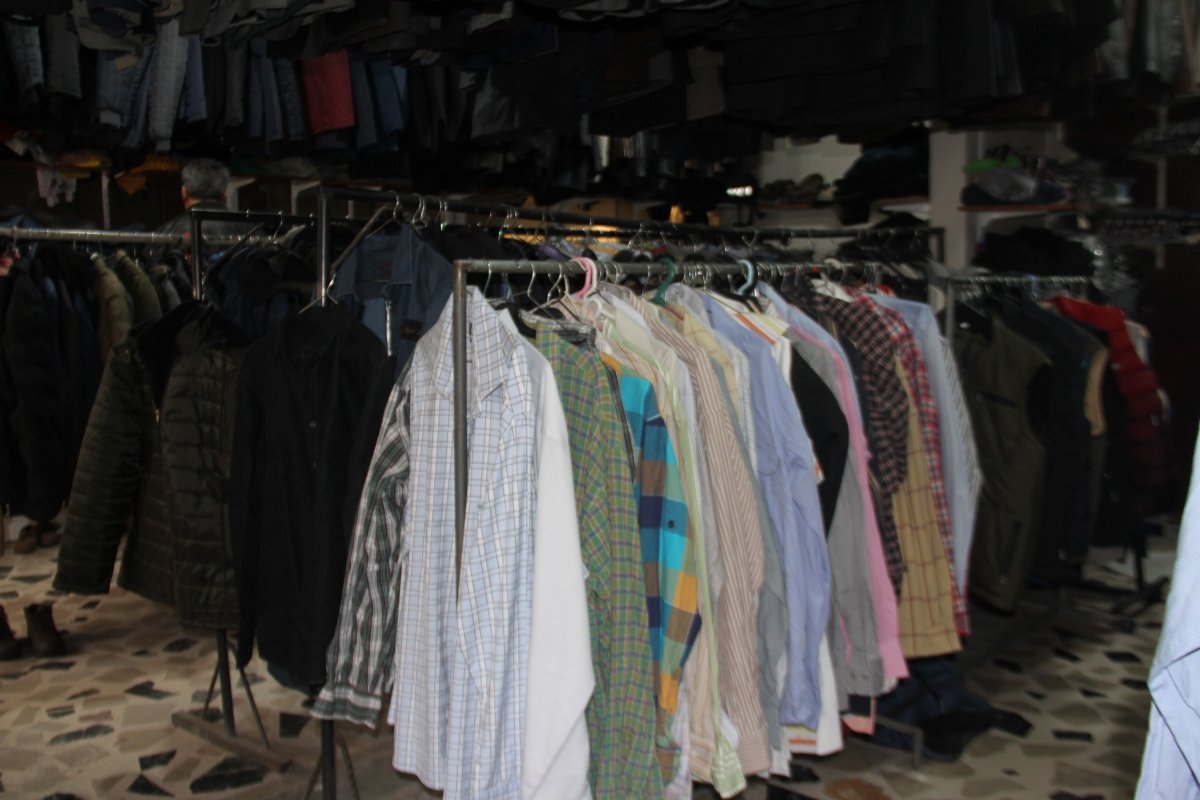 Elazığ da bit pazarında ölen kişilerin kıyafetleri uygun fiyata satılıyor #4