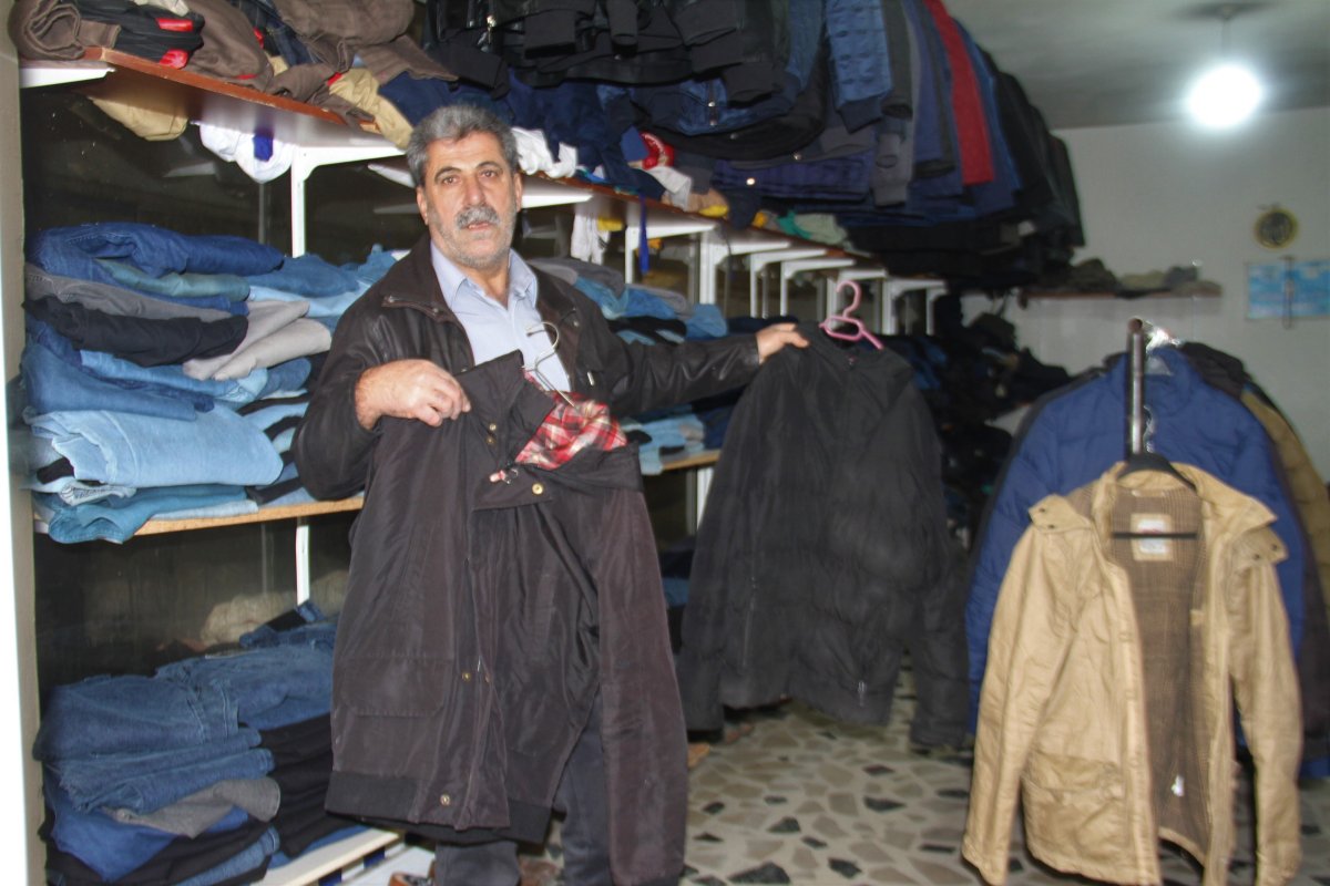 Elazığ da bit pazarında ölen kişilerin kıyafetleri uygun fiyata satılıyor #3