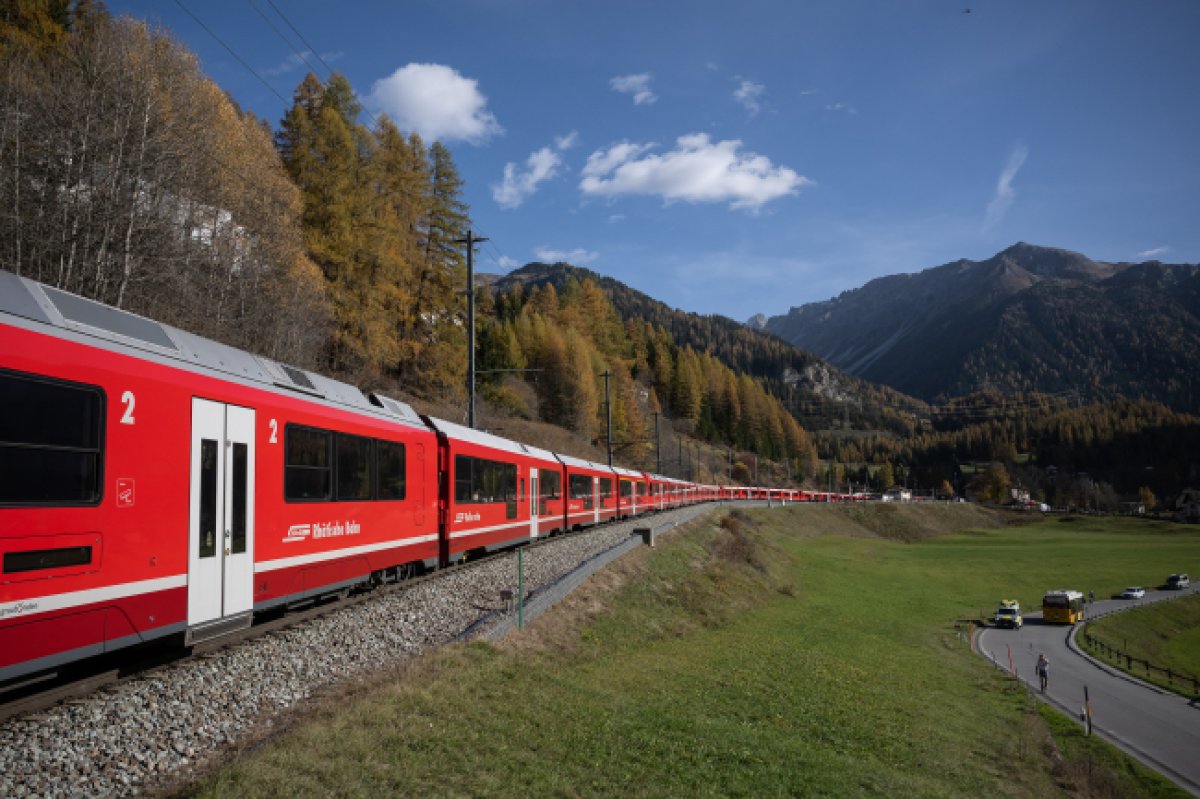 İsviçre de dünya rekoru: En uzun yolcu treni sefer yaptı #2
