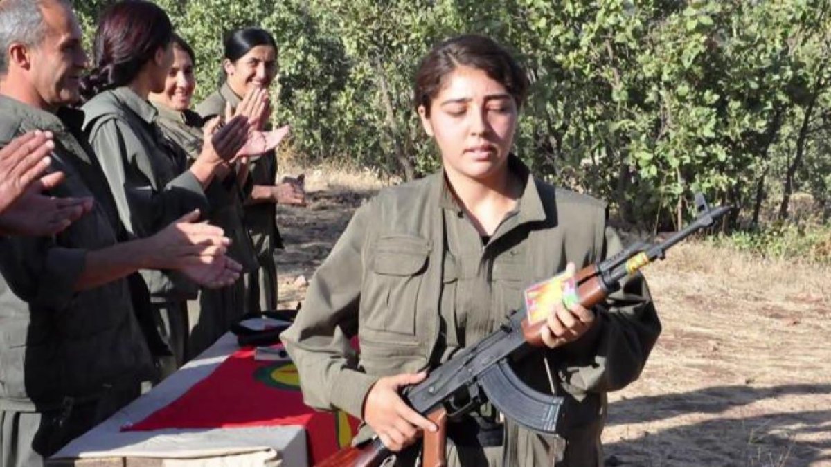 PKK lılarla fotoğrafı çıkan İBB çalışanı görüntüleri inkar etti #1