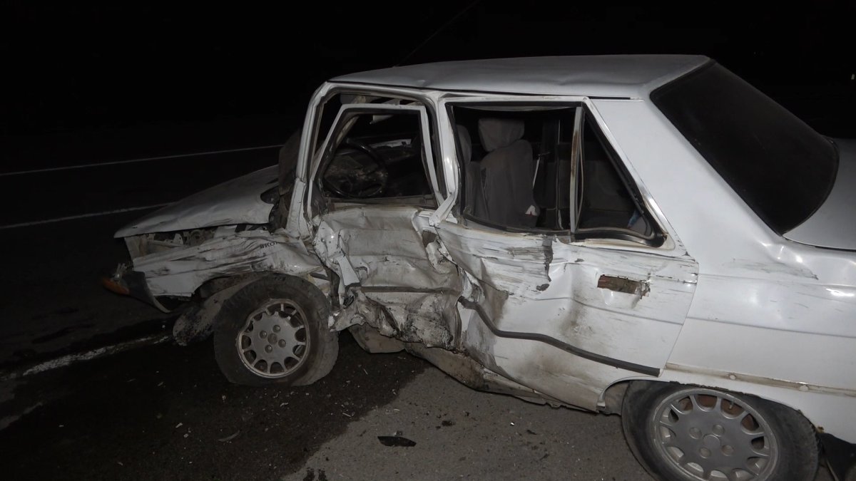 Kırıkkale de ehliyetsiz ve alkollü sürücü trafikte dehşeti yaşattı: 3 yaralı #2