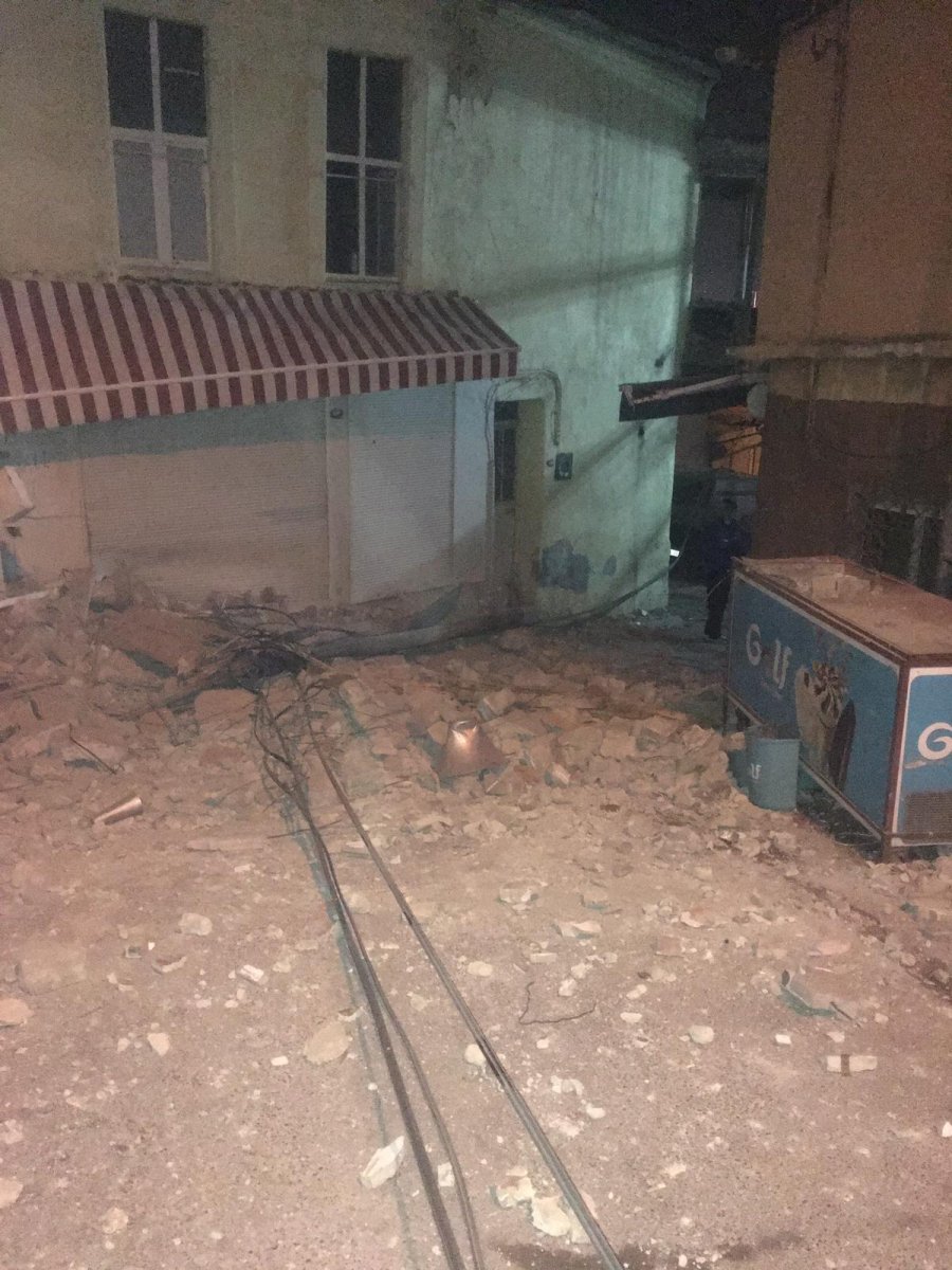 İzmir de 4.9 büyüklüğünde deprem #2