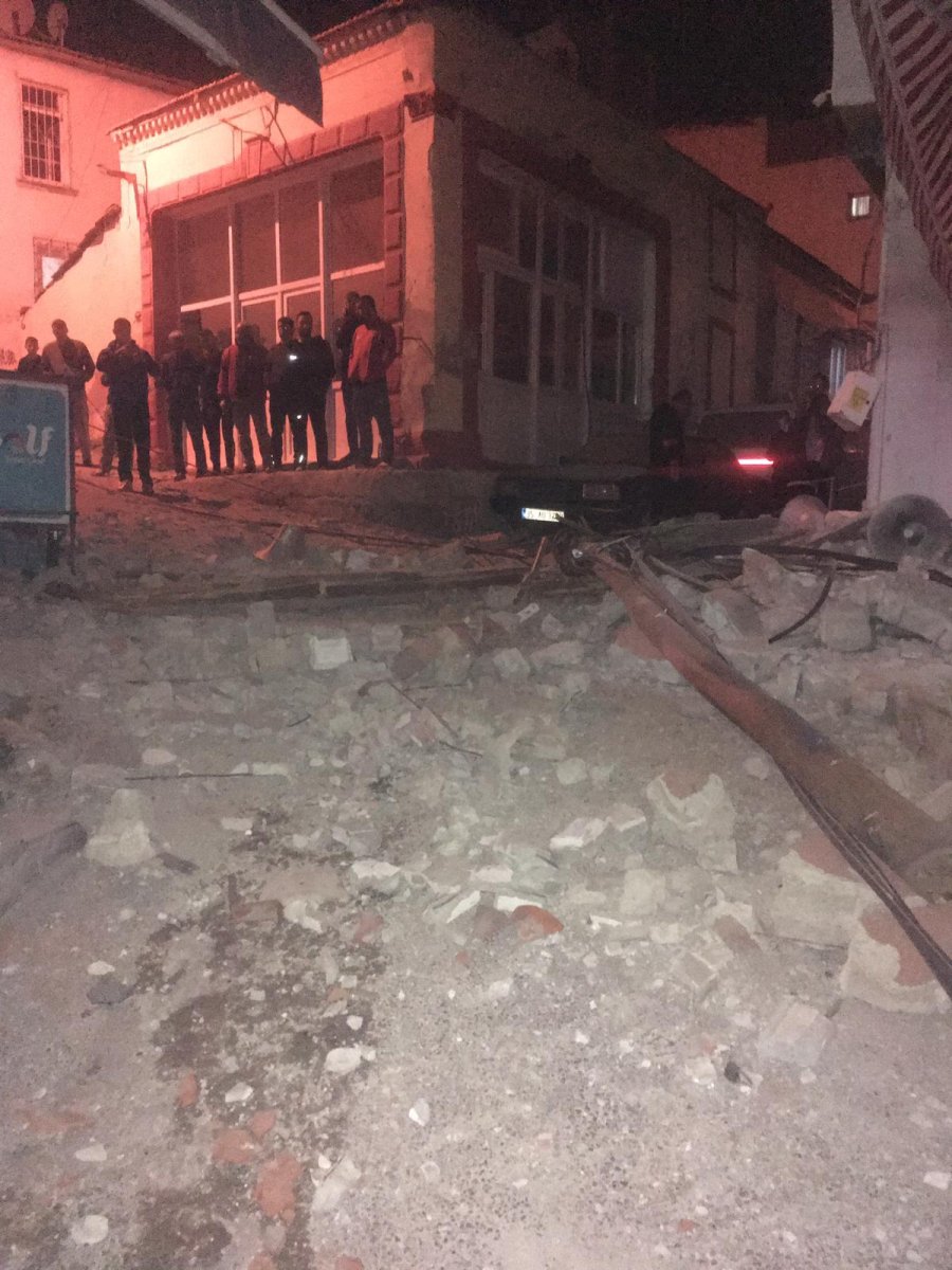 İzmir de 4.9 büyüklüğünde deprem #3