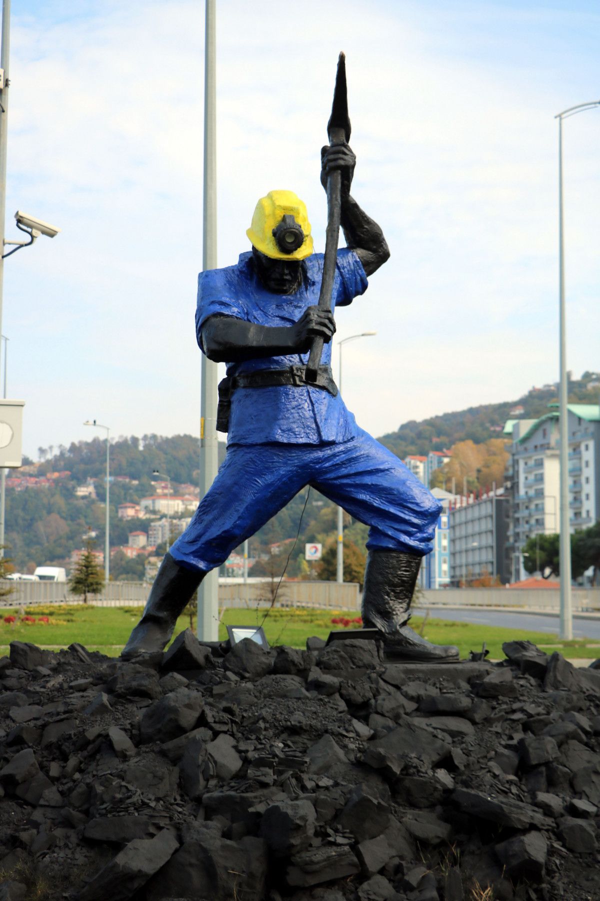 Zonguldak ta madenci heykeli restorasyonu tartışması #7