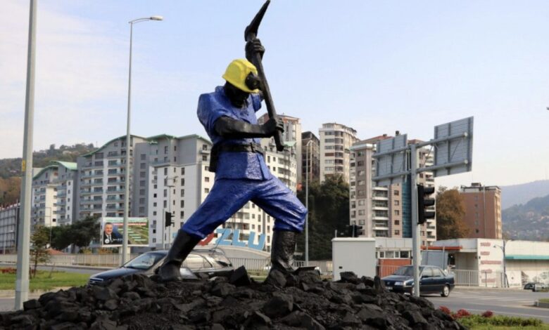 Zonguldak'ta madenci heykeli restorasyonu tartışması