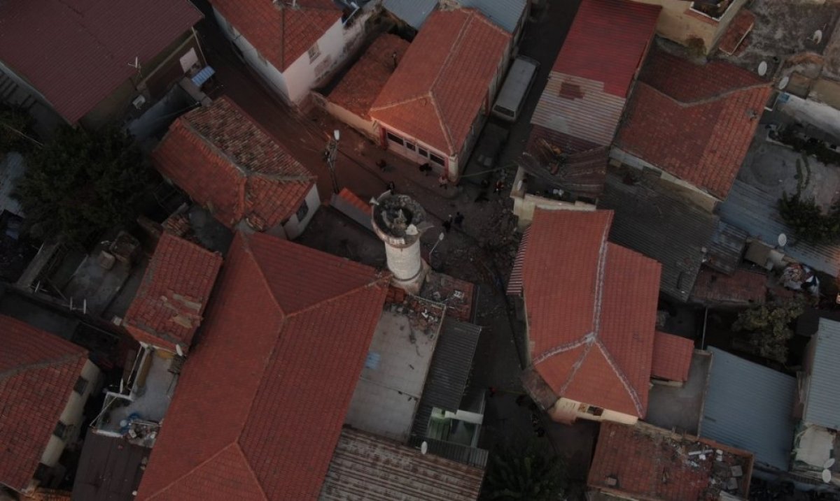 İzmir de deprem anı kameraya yansıdı #3