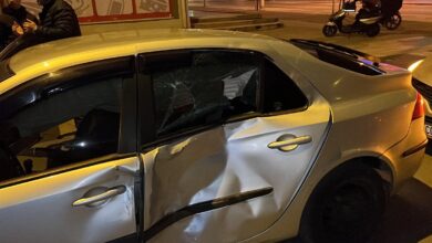 Düzce'de motorlu kurye otomobile çarptı: 5 yaralı