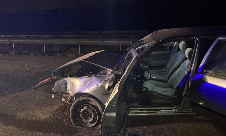 Düzce'de otomobil sürücüsü yol kenarına savruldu: 1'i ağır, 3 yaralı