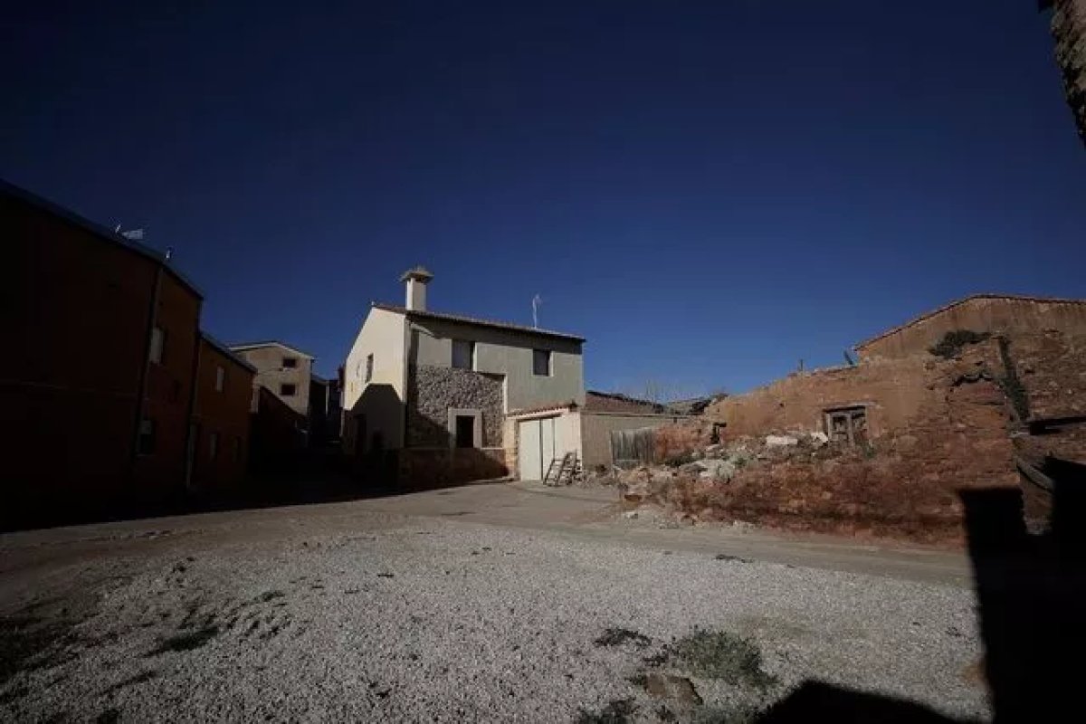 İspanya da 260 bin euroya bir köy satışa çıkarıldı #3