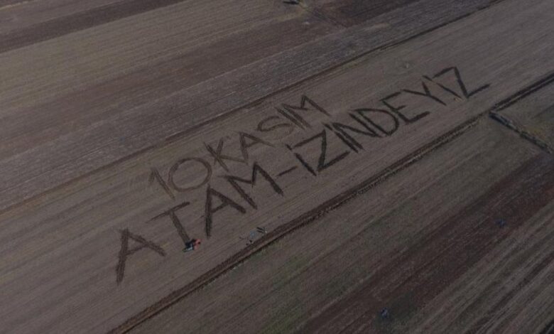 Kırklareli'nde tarlaya yazılan "10 Kasım Atam İzindeyiz" yazısı havadan görüntülendi