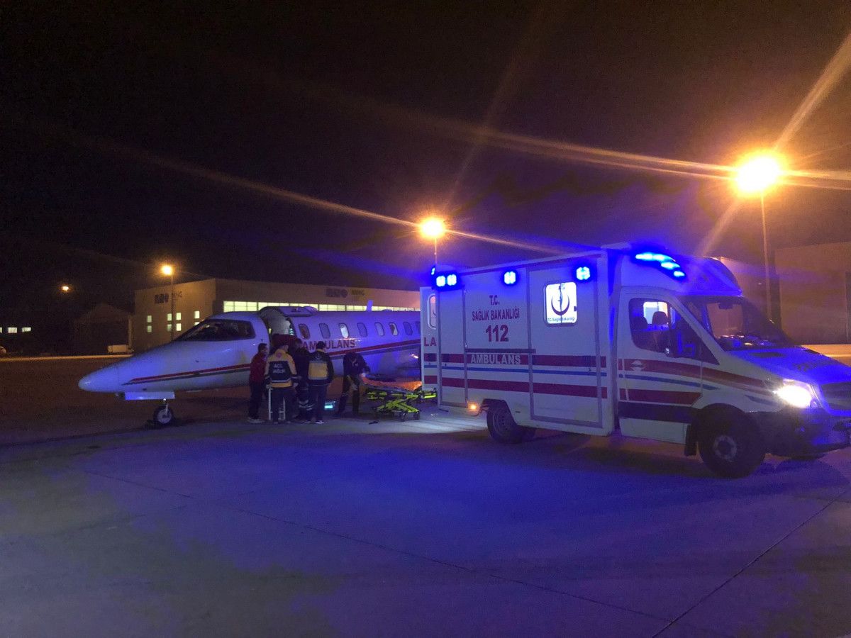 Umre’de rahatsızlanan 2 Türk vatandaşı ambulans uçakla Türkiye ye getirildi #5