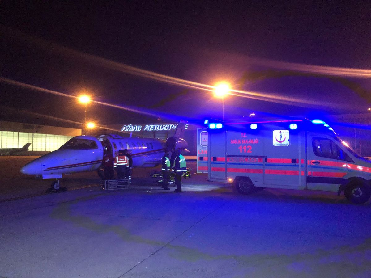 Umre’de rahatsızlanan 2 Türk vatandaşı ambulans uçakla Türkiye ye getirildi #4