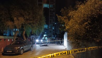 Adana'da sokakta yürüyen kişiyi başından vurup öldürdüler