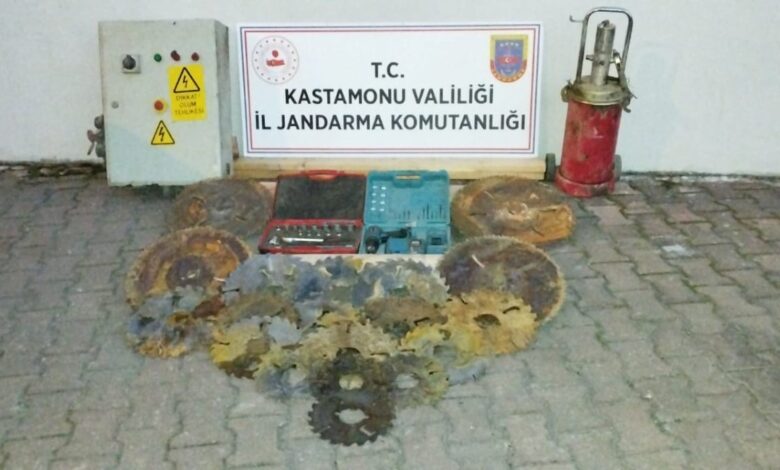 Kereste fabrikasından 1 milyon liralık malzeme çalan 3 şüpheli yakalandı