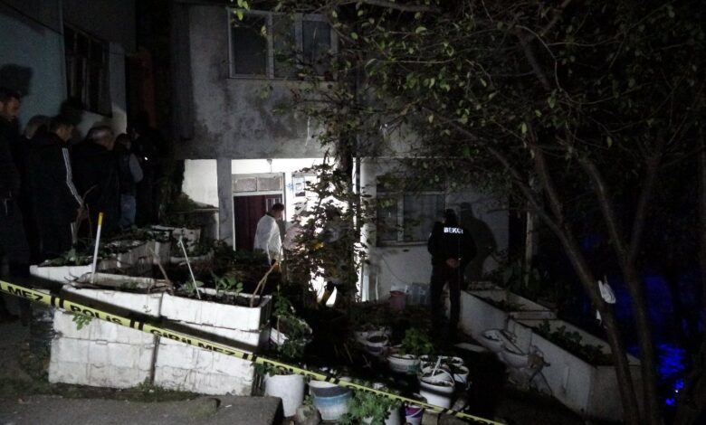 Zonguldak’ta üç katlı evde çıkan yangında 1 kişi hayatını kaybetti