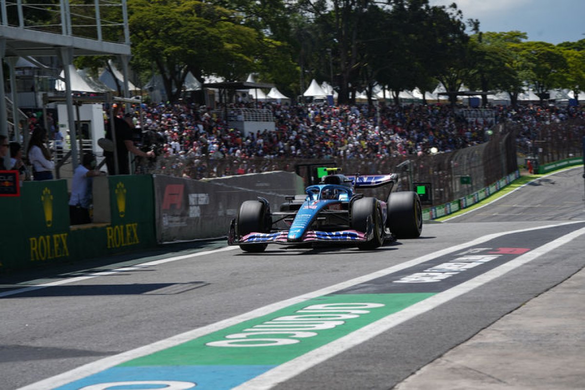 F1 Sao Paulo Grand Prix sinde sprint yarışının galibi Russell oldu #3