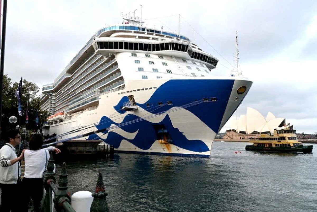800 yolcusu koronavirüs olan gemi, Avustralya ya demirledi #2