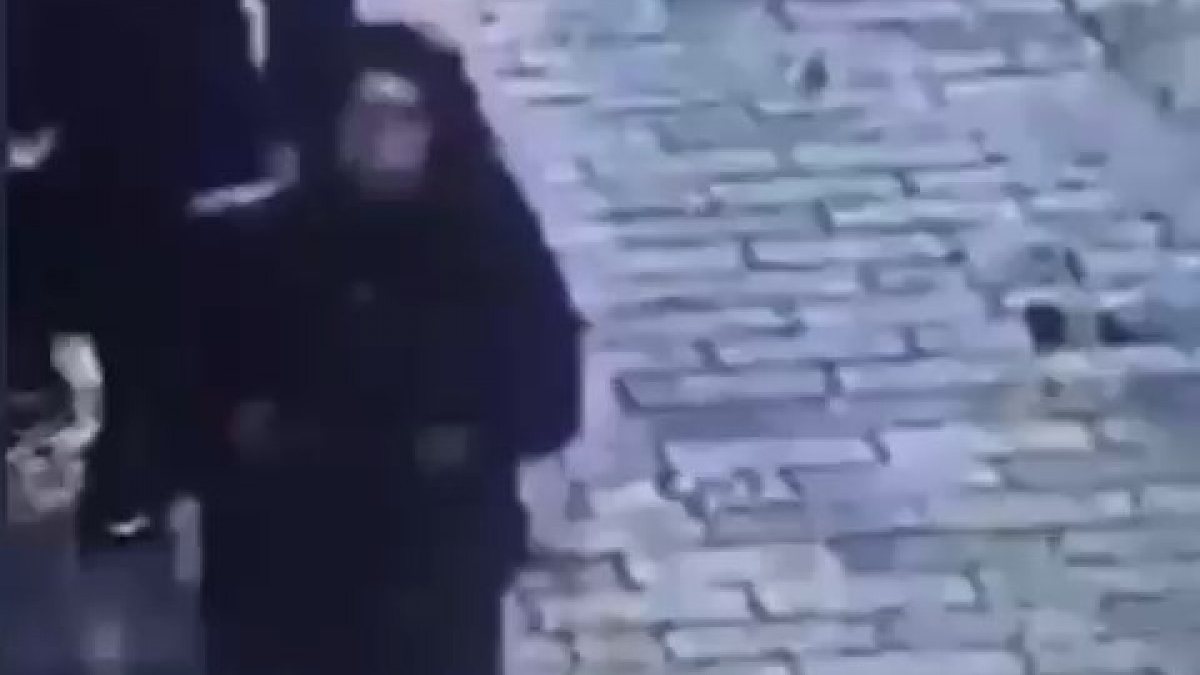 Taksim’de bomba bırakan kadın teröristin kaçış anı kamerada