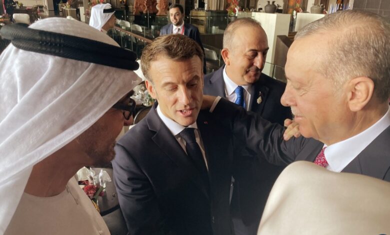Cumhurbaşkanı Erdoğan, Emmanuel Macron ile sohbet etti