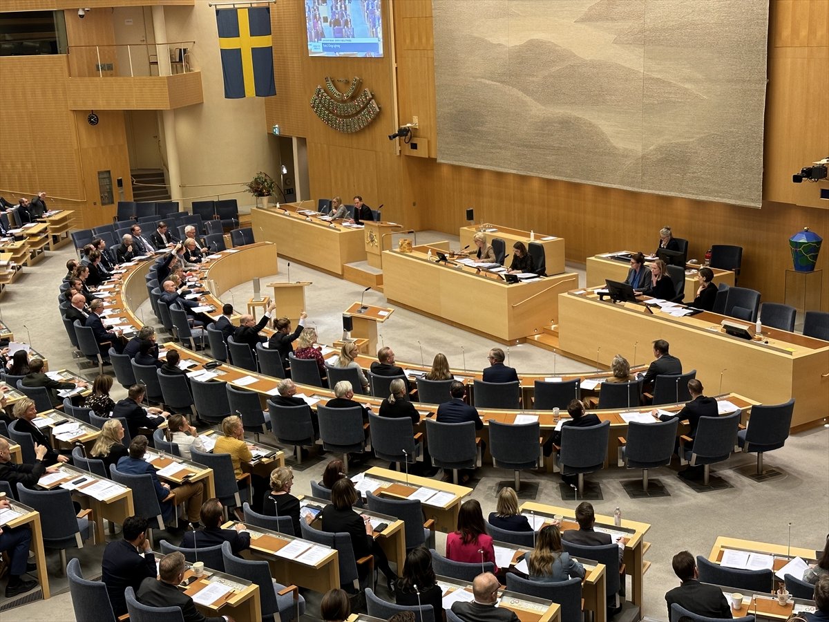 İsveç parlamentosunda terörle mücadele yasa tasarısı onaylandı #1