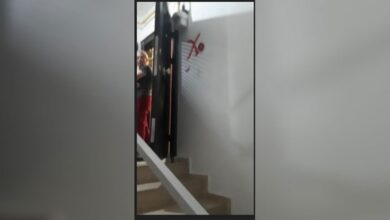 Mersin'de komşularının evini işaretleyen bir kişi yakalandı
