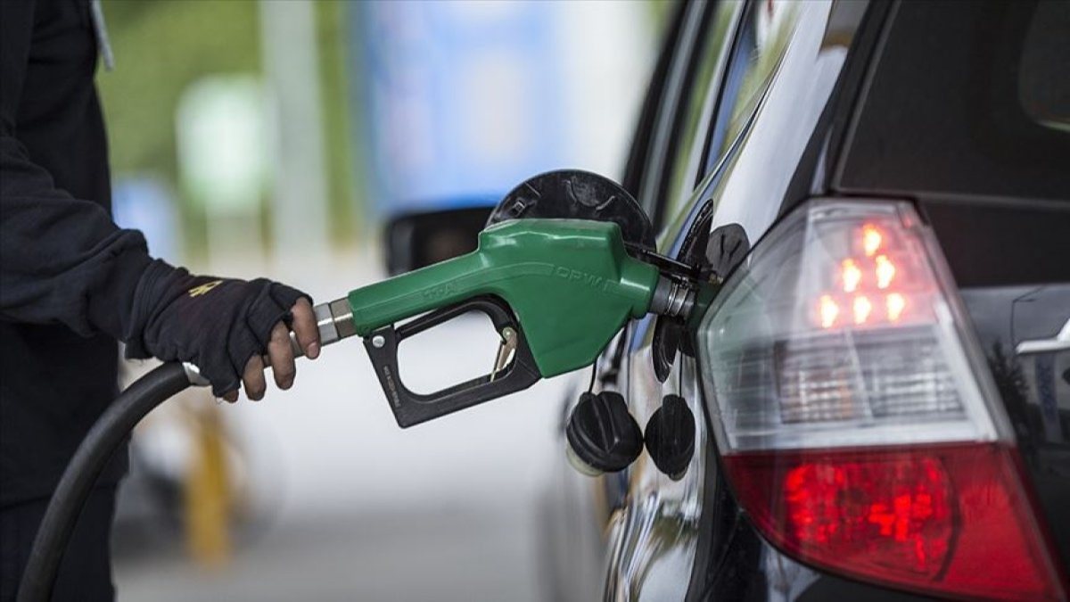 Benzine bir haftada ikinci indirim