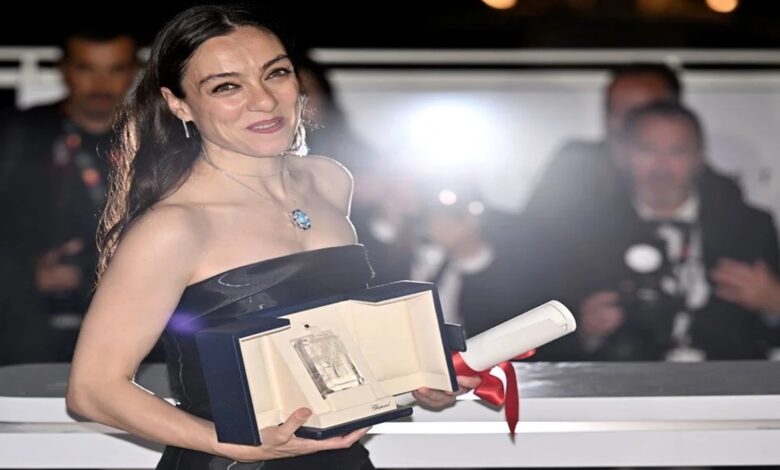 Kadir Inanir Merve Dizdarin Cannesdaki Odul Konusmasina Destek Verdi