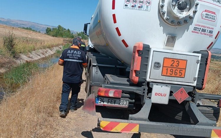 Bingolde LPG yuklu tankerinde gaz sizintisi harekete gecirdi