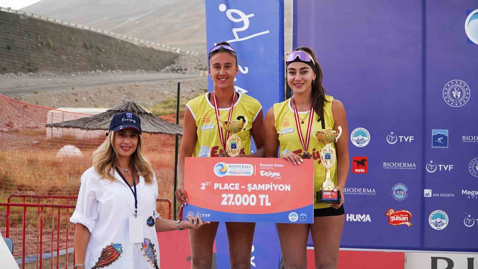 Erciyes'de dünya'da bir ilk yaşandı! Dünyanın en yüksek plajı şampiyonlarını belirledi