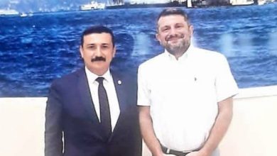 Sosyalist Can Atalay cezaevinden birinci fotografi Ulkucu Vekille verdi