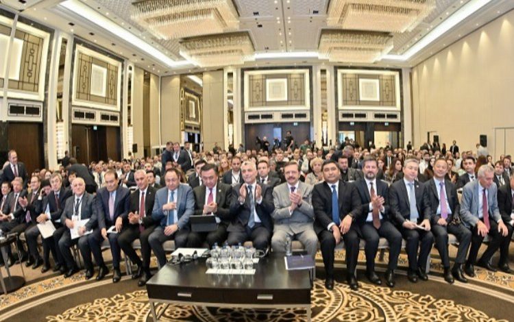 Turk Dunyasi Is Forumu Istanbulda yapildi