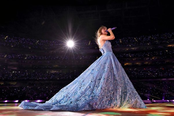 Taylor Swift’in İskoçya Konseri İçin Evsizler Şehir Dışına mı Gönderildi?