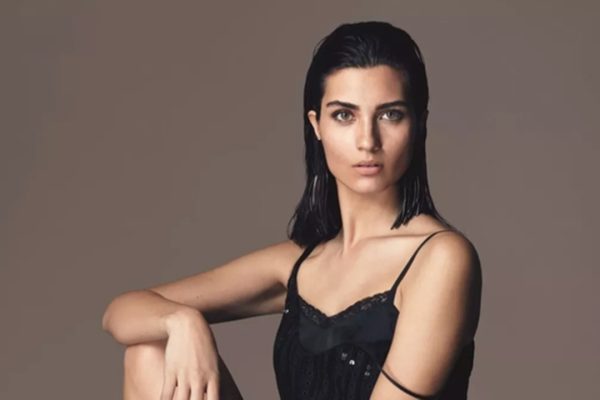 Tuba Büyüküstün’ün Tarzı Tartışma Yarattı