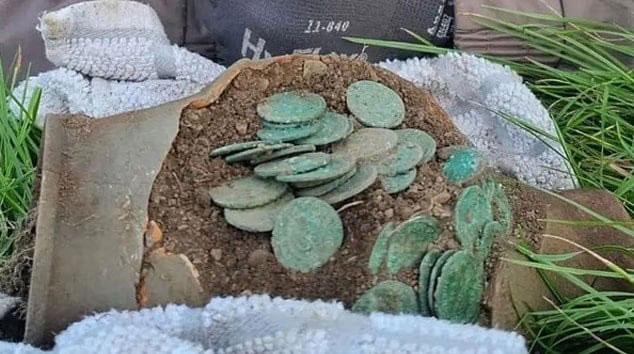 Hobi olarak çıktığı metal arama gezisinde tarihi bir keşfe imza attılar